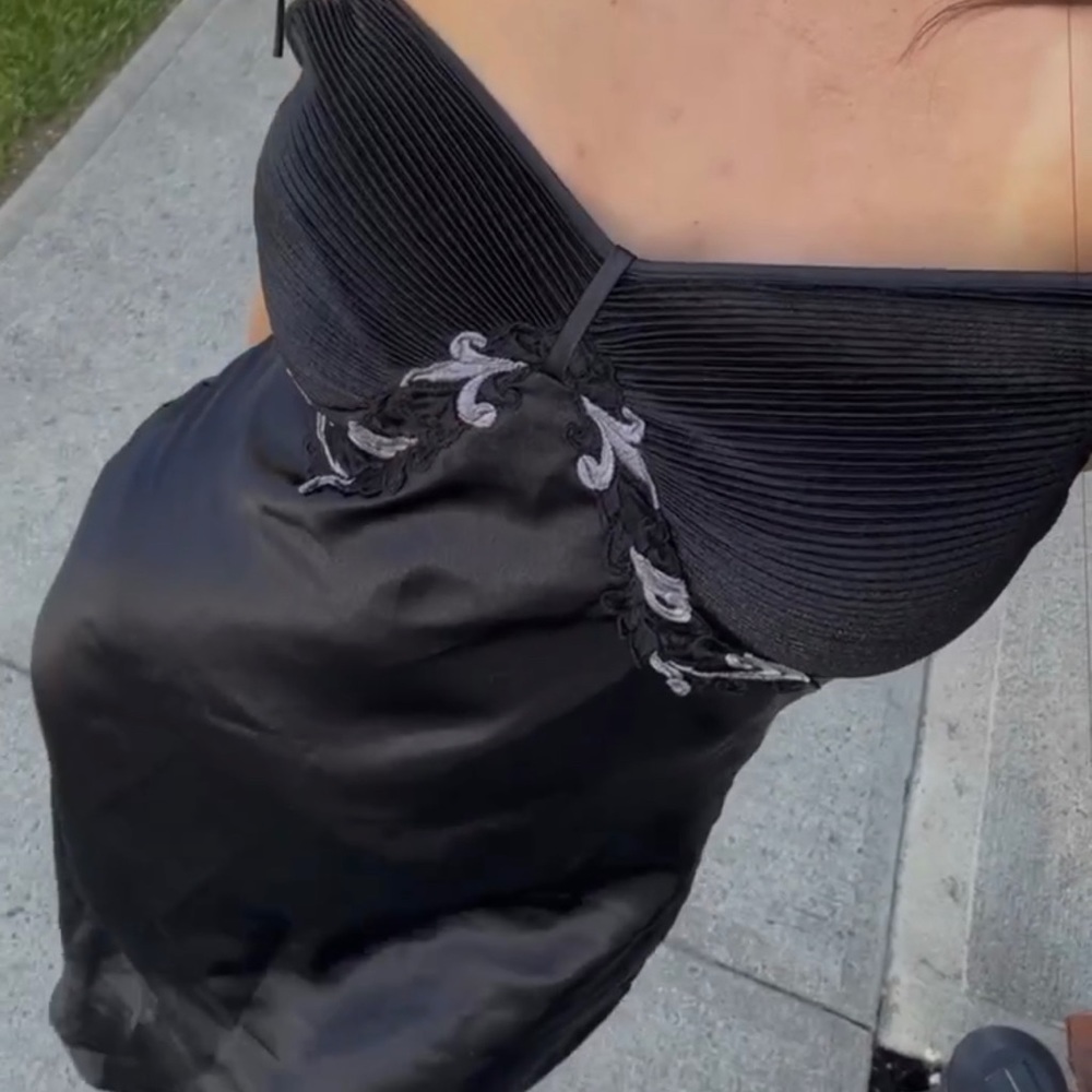 VENUS Black Midi Dress